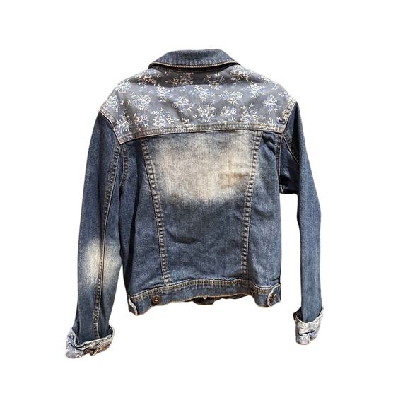 Johnnie B Mini Boden Denim Acid Wash Floral Shoulders Jacket Size 11-12Y - Picture 2 of 4